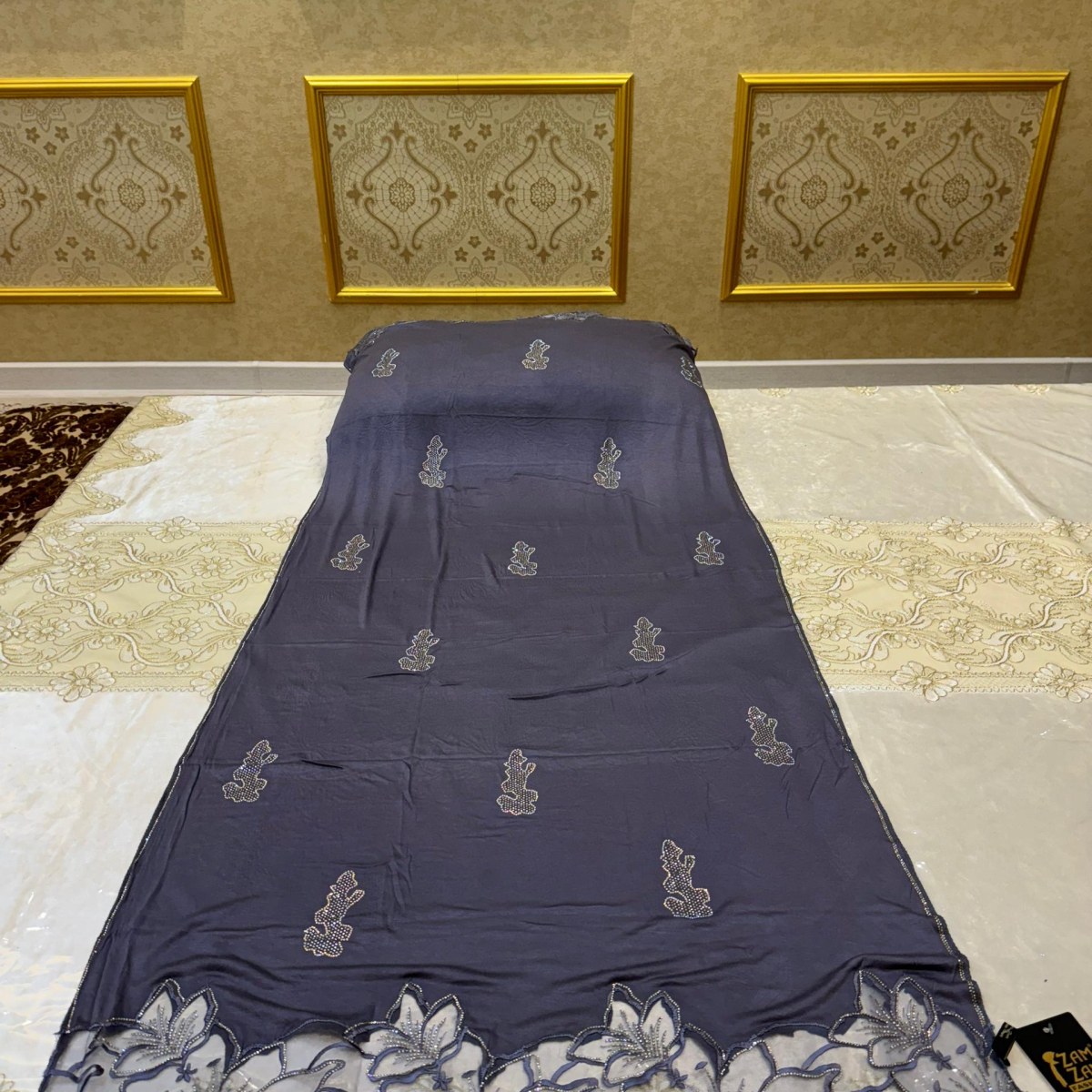 Gallery image for Jersey Scarf with a flower design lace