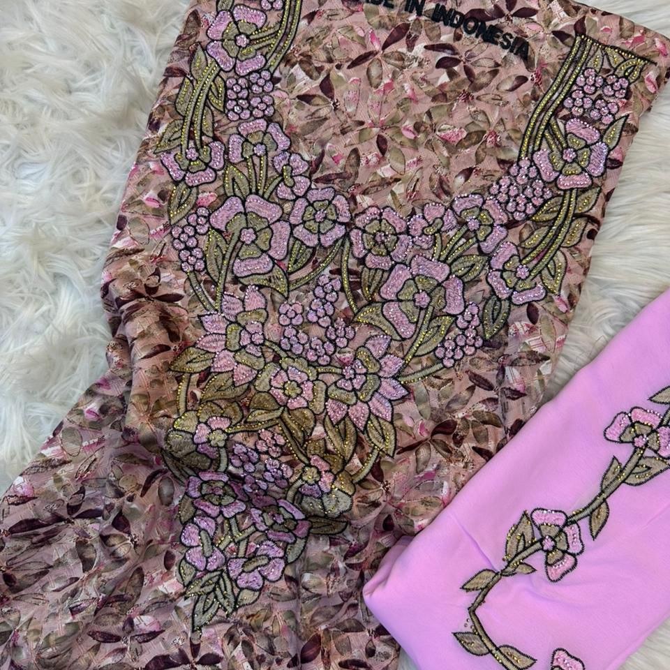 Gallery image for Silk mukhawwar embroidery with sheila served with stone Y-05