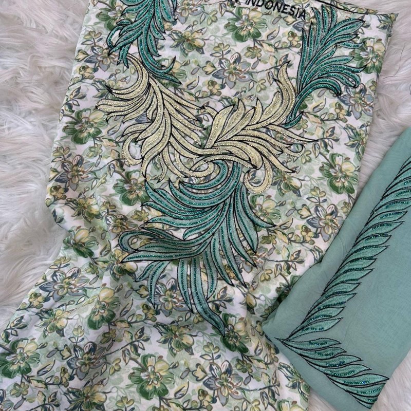 Silk mukhawwar embroidery with sheila served with stone Y-05